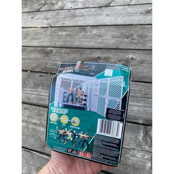 WWE Deluxe Build N Brawl Umaga with Top Cage Wall Piece Series 3 NEW SEALED 2008 - Picture 2 of 3